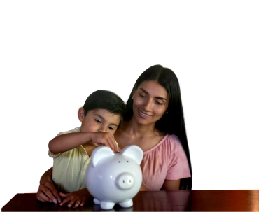 Una señora con su hijo ahorrando dinero
